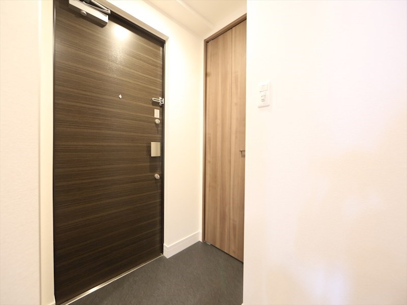 プレサンスＴＨＥ久屋大通レジェンド 玄関