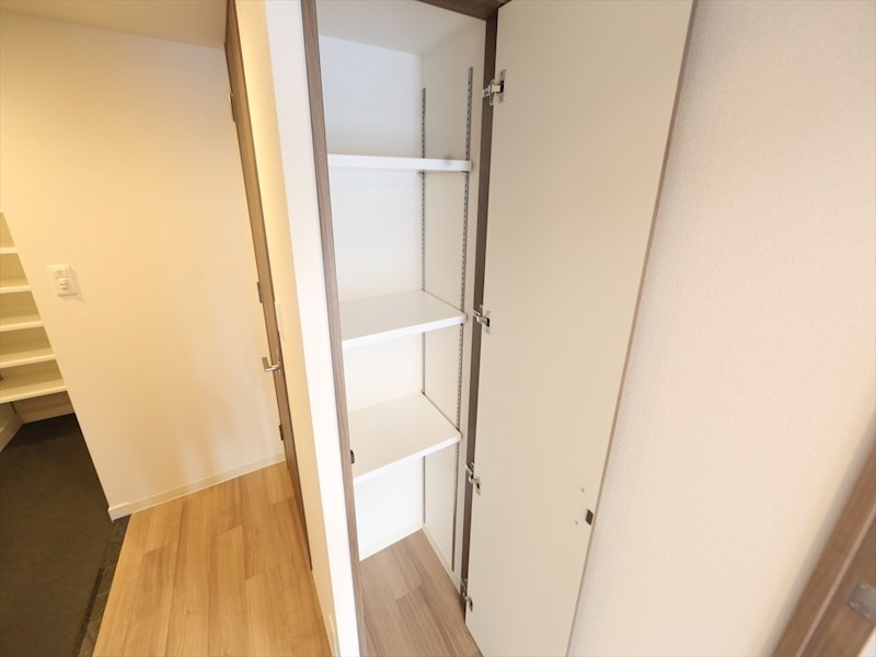 プレサンスＴＨＥ久屋大通レジェンド 収納