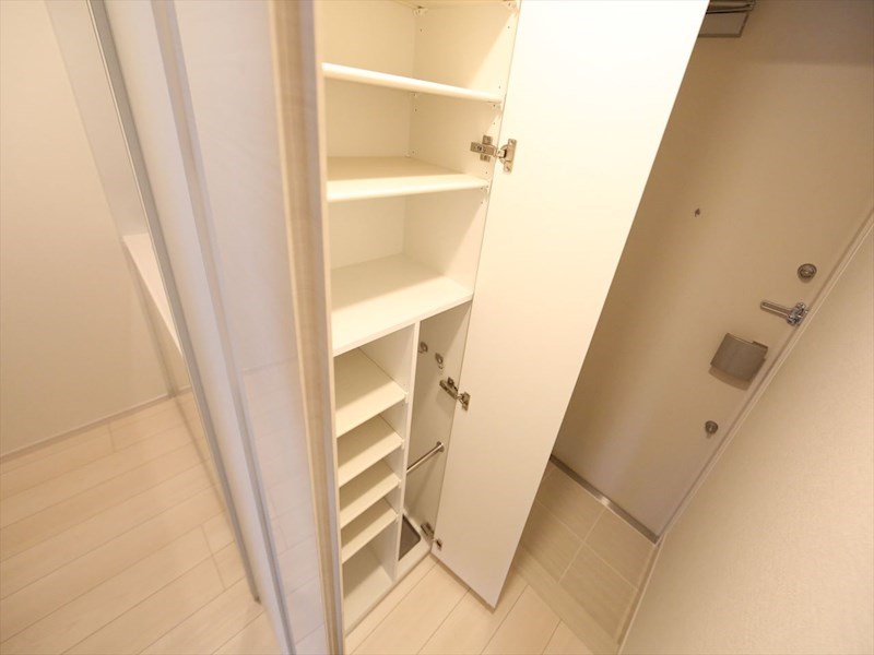 ディアレイシャス大須赤門通本町 玄関