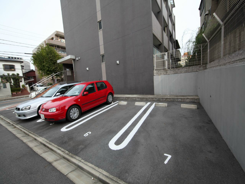 マ・メゾン瑞穂 駐車場