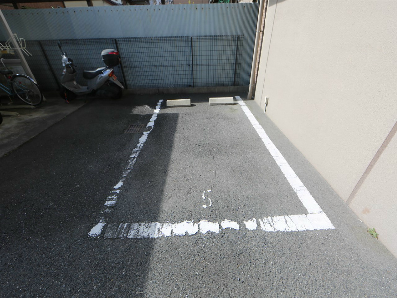 ボヌール本陣 駐車場