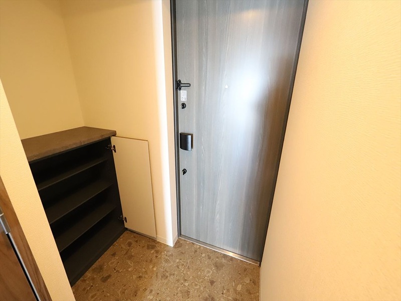 S-RESIDENCE堀田beaute 玄関