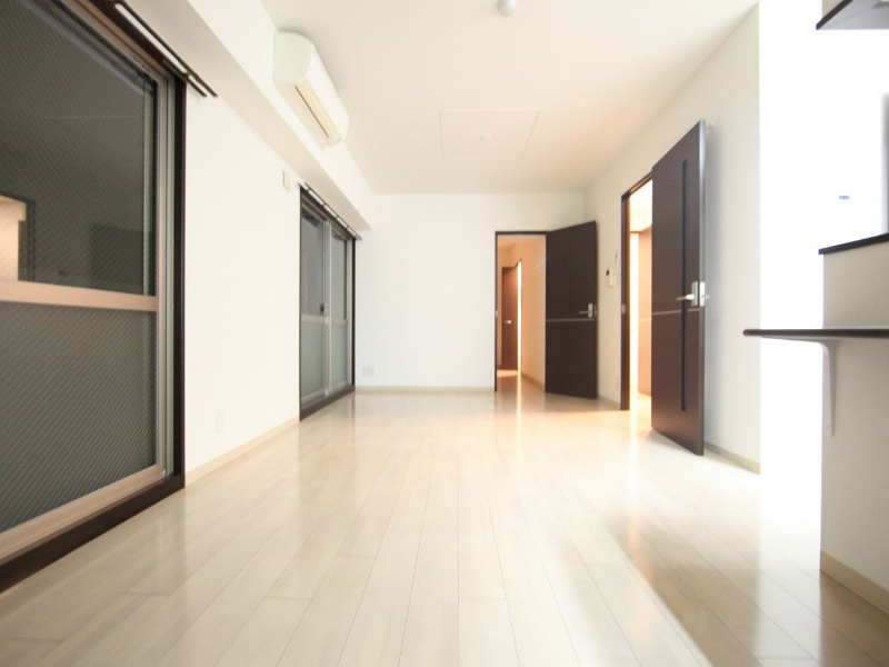 ロイヤルアベニュー リビング