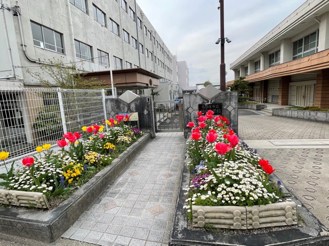 サンホワイト植田 小学校