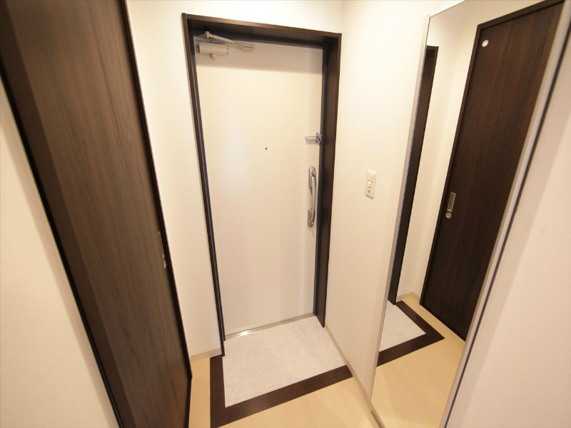 シャルマン新栄 玄関