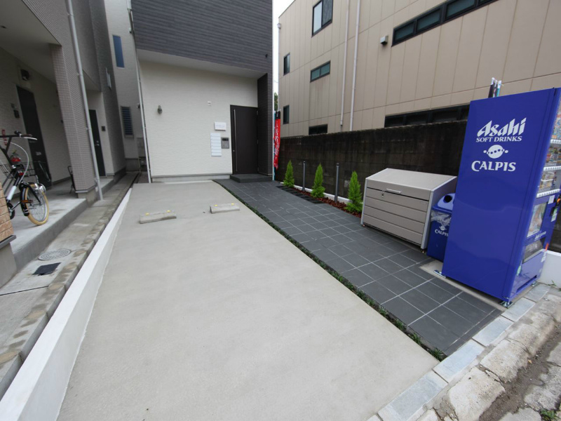 ＧｒａｎｄｔｉｃＬｕｃｅ志賀本通 駐車場
