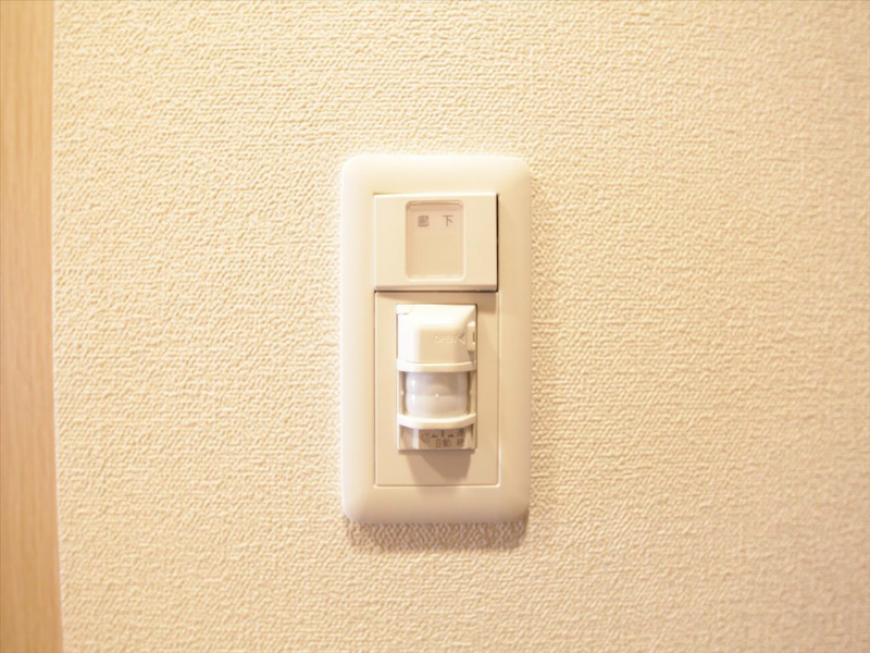プレサンス栄ライズ 玄関