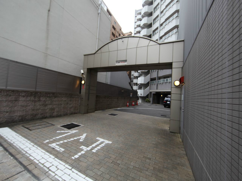 レジディア泉 駐車場