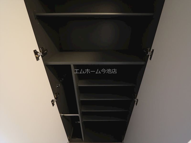 メイクス今池02（イマイケツー） 玄関