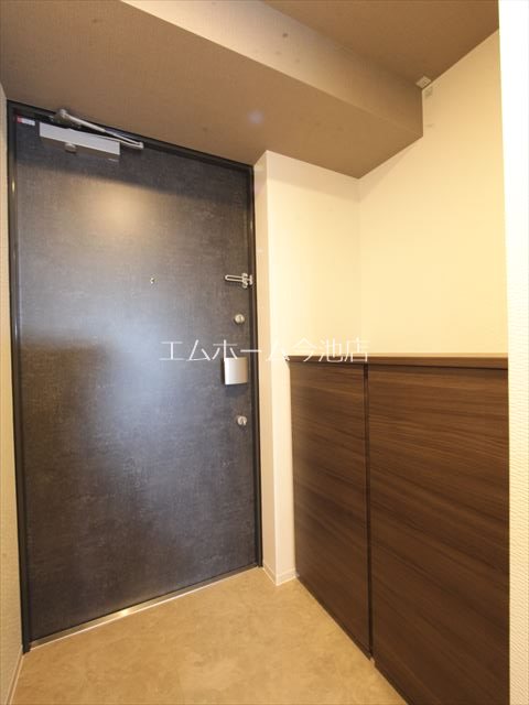 S-RESIDENCE池下西 玄関