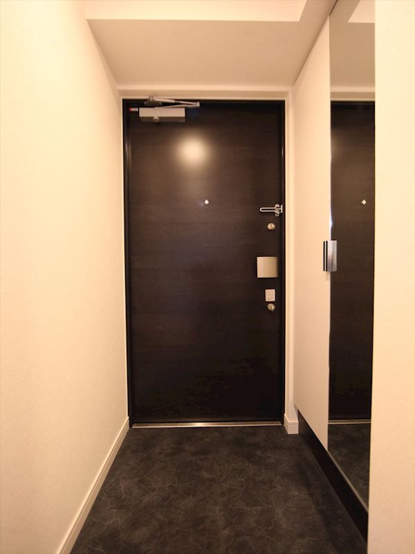 プレサンス広小路通パルス 玄関