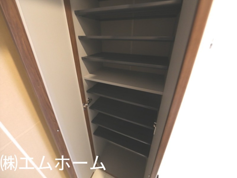 Ｃｅｒｔｏｖｉｔａ（チェルトヴィータ） 玄関