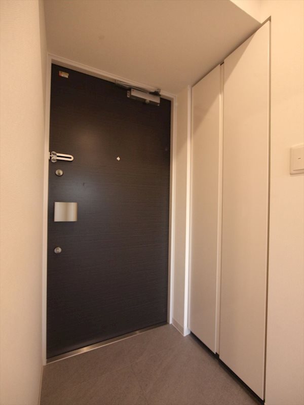 プログレッソ八田 玄関