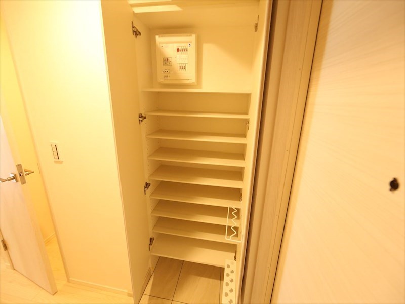 ラフィシア上前津 玄関