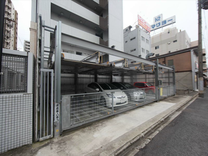 ロータス亀島 駐車場