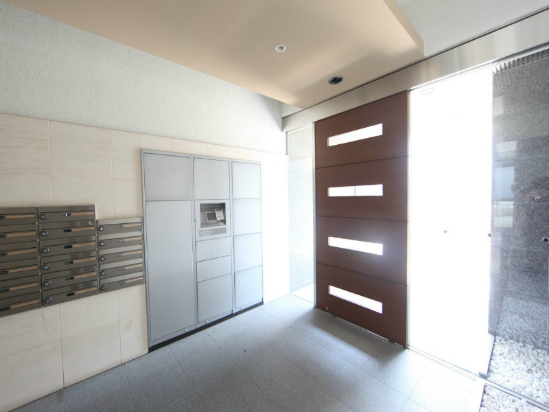 ルラシオン阿由知通 エントランス