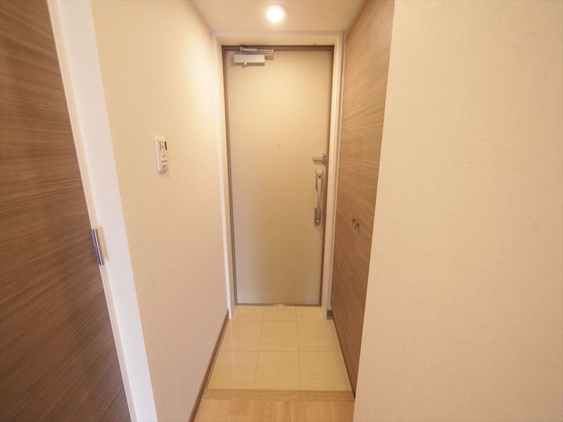 ＡＭＢＥＲ ＨＯＵＳＥ Ｈｏｒｉｔａ 玄関