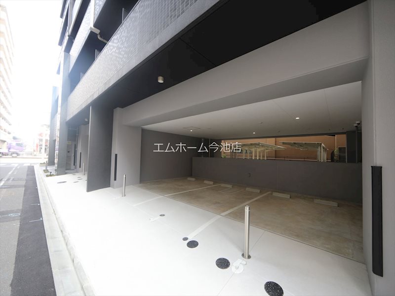 プレサンス桜山駅前アフォード 駐車場