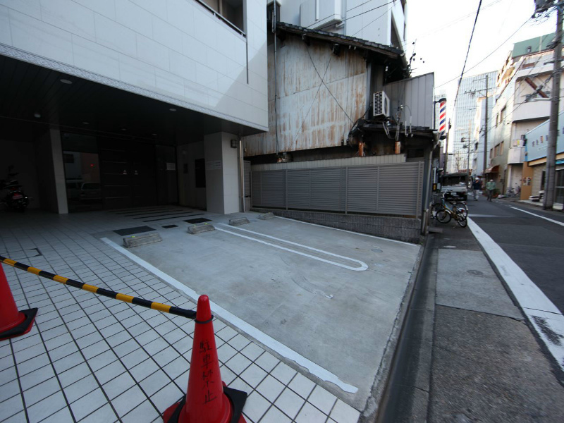 プランドール名駅 駐車場