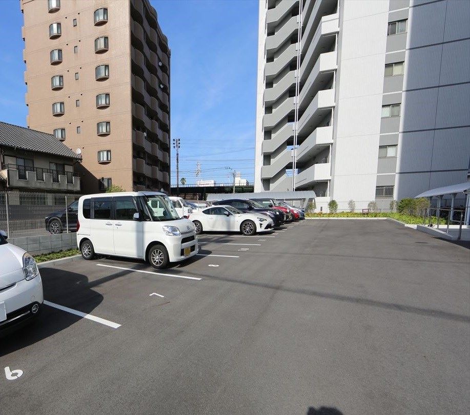 ル・ソレイユ 駐車場