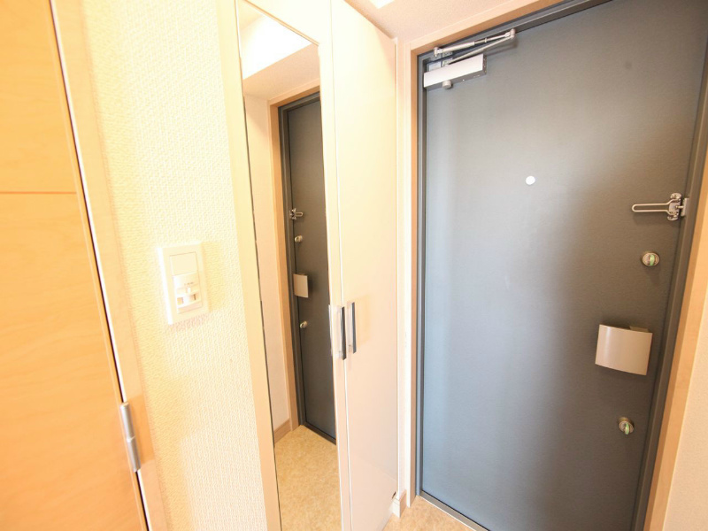 プレサンス名古屋ＳＴＡＴＩＯＮビーフレックス 玄関