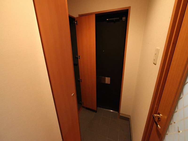 アビタシオン葵 玄関