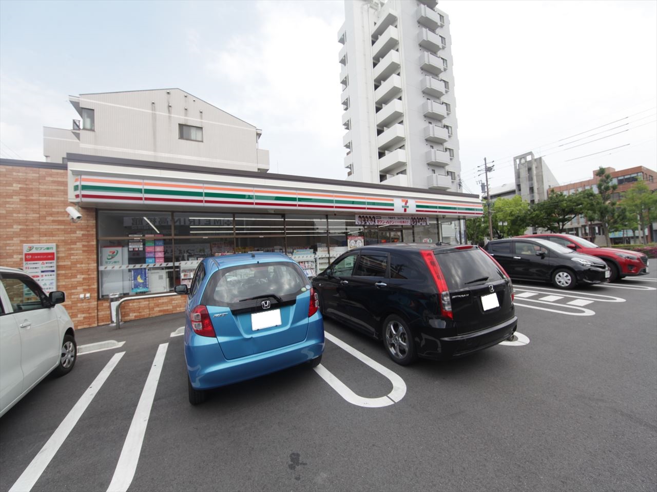 御器所ウエスト コンビニ
