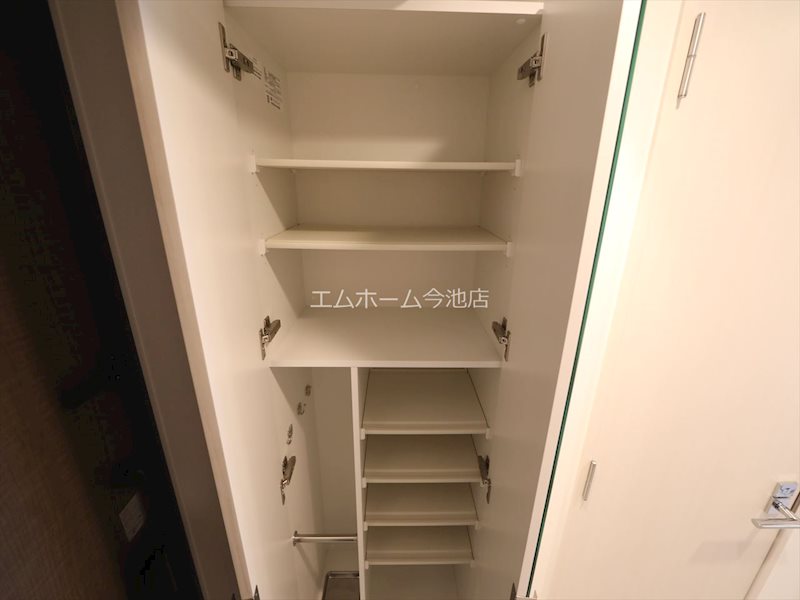メイクス新栄（シンサカエ） 玄関