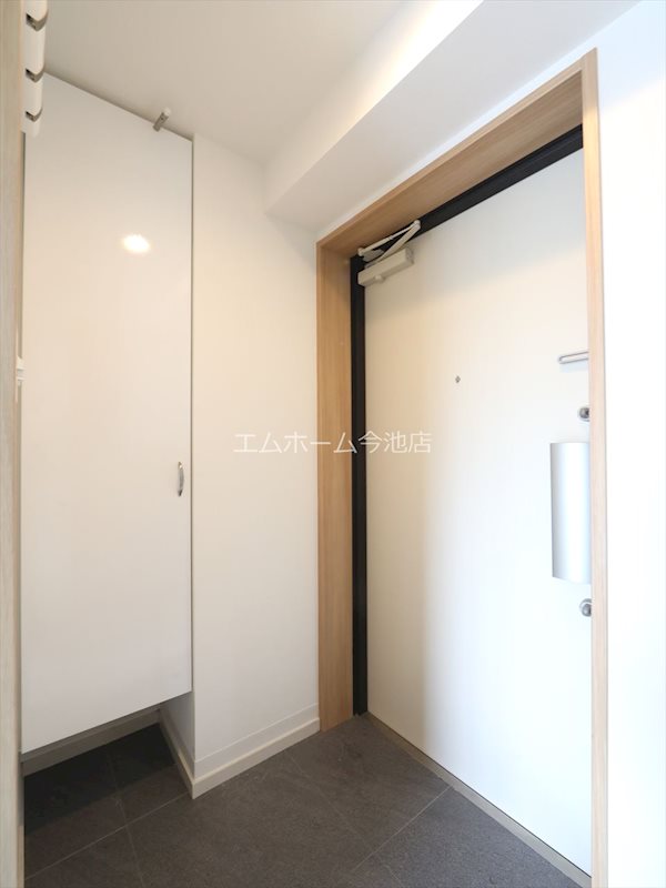 Casa Avenue Ikeshita 玄関