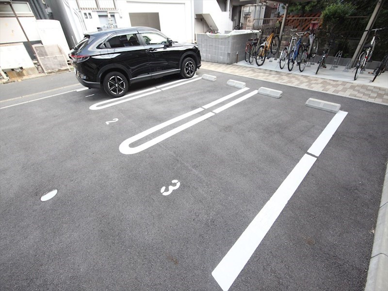 D-room黄金 駐車場
