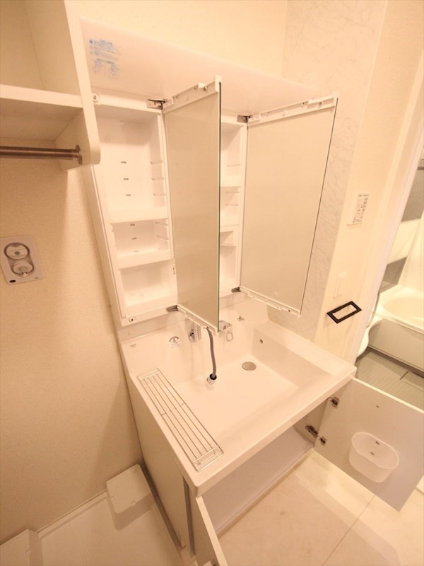 D-room黄金 洗面所