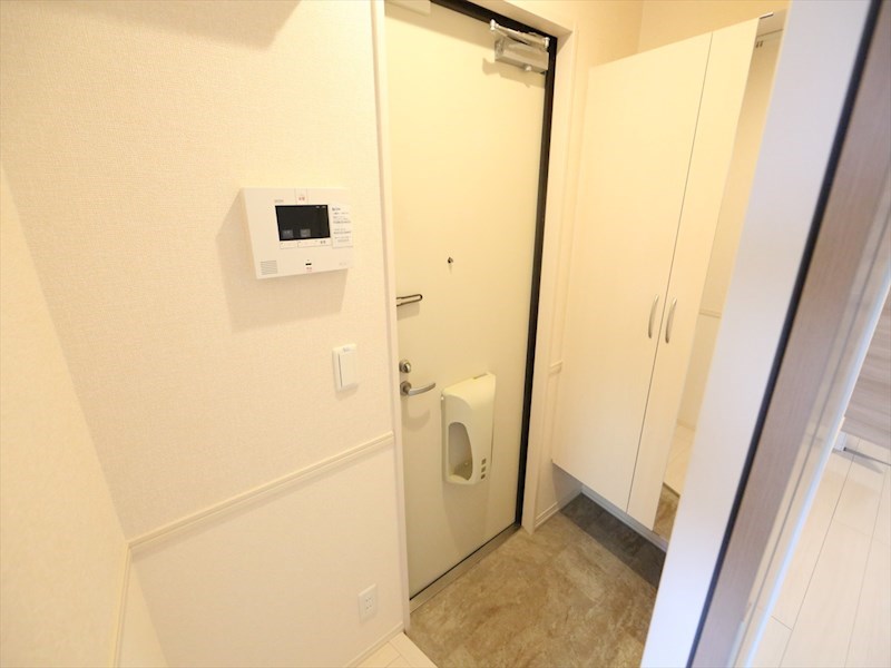 Ｄ－ｒｏｏｍ尾頭橋Ａ 玄関