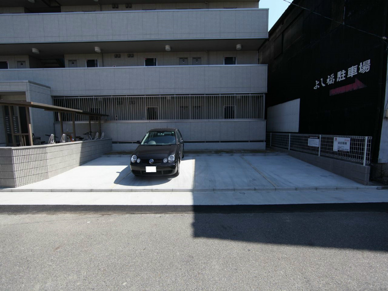 Ｌａ　ｍａｉｓｏｎ　ｄｅ　ＢＶ（ラメゾンドビーブイ） 駐車場