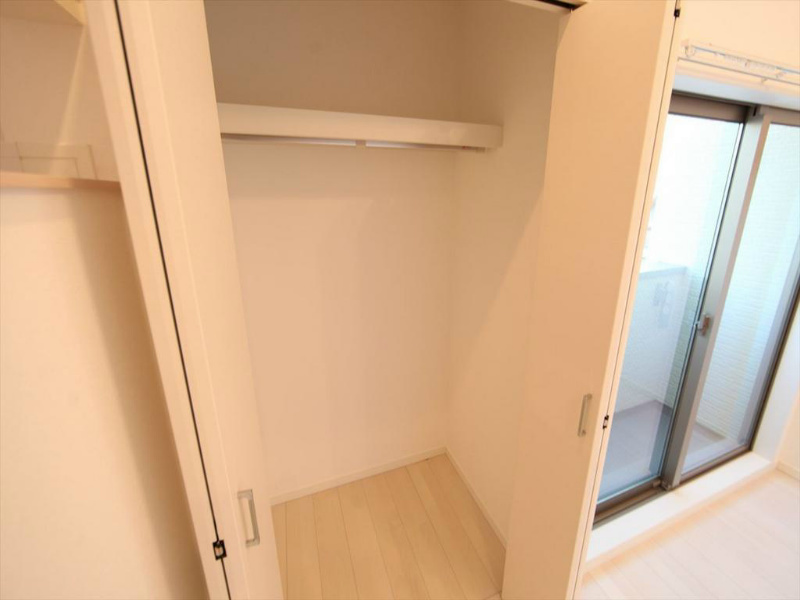 クレシェンテ栄生 収納