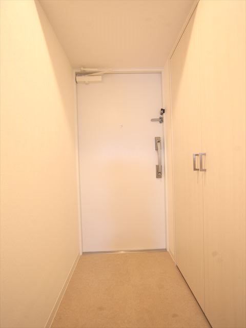 ルーエ今池 玄関