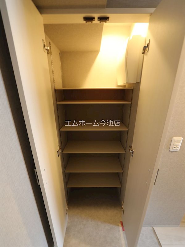 パートナーズ今池 玄関