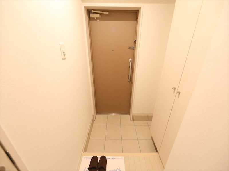 パークフラッツ新栄 玄関