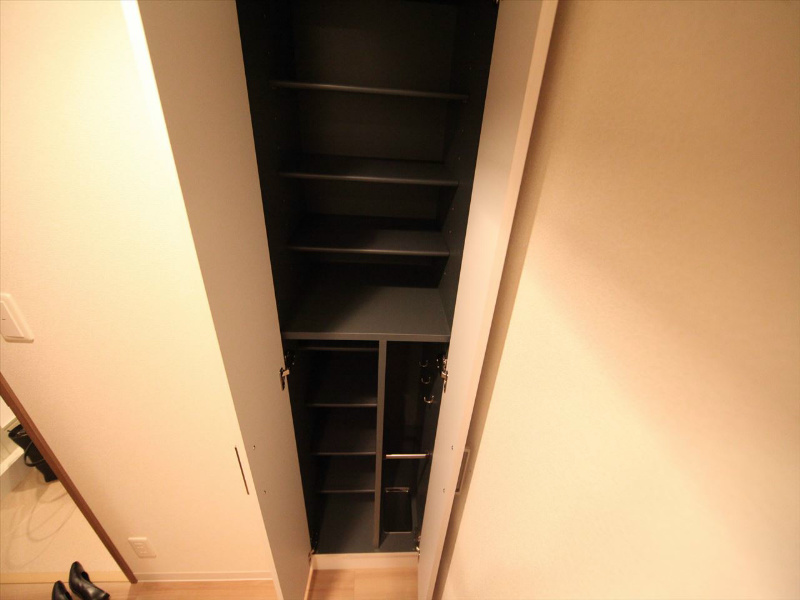 プレサンス千種アイル 玄関