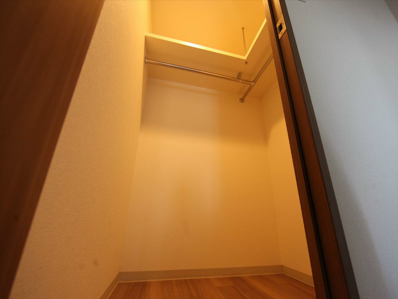 プレサンス栄ライズ 収納