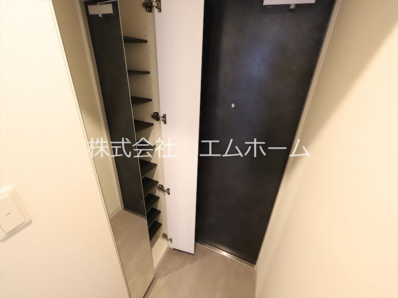 パルティール高畑アネックス 玄関