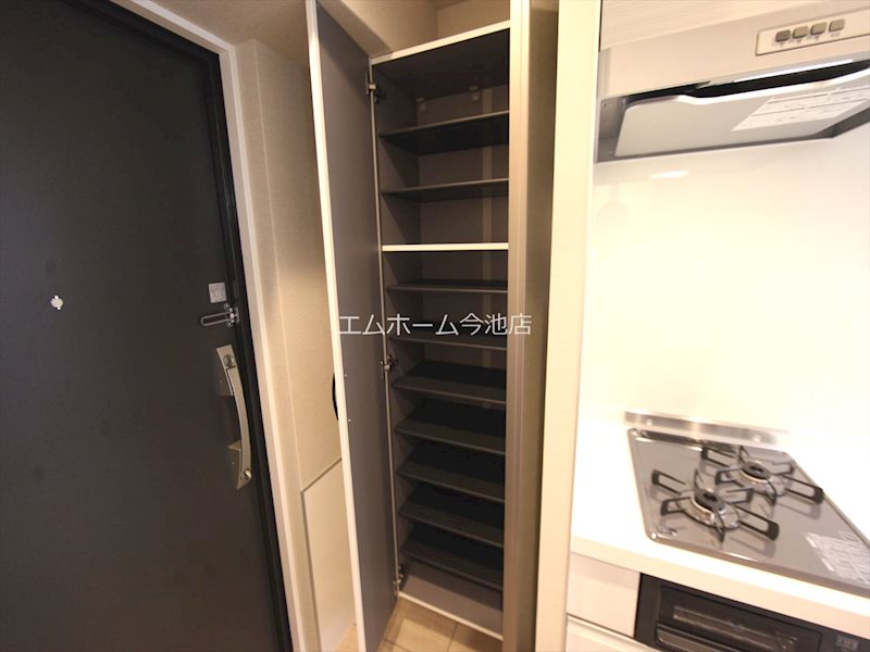 UNROOM 玄関