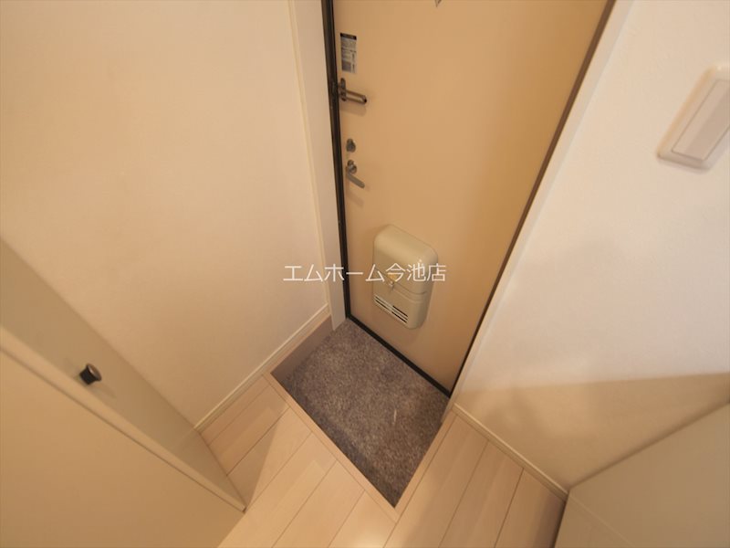 Lino 玄関