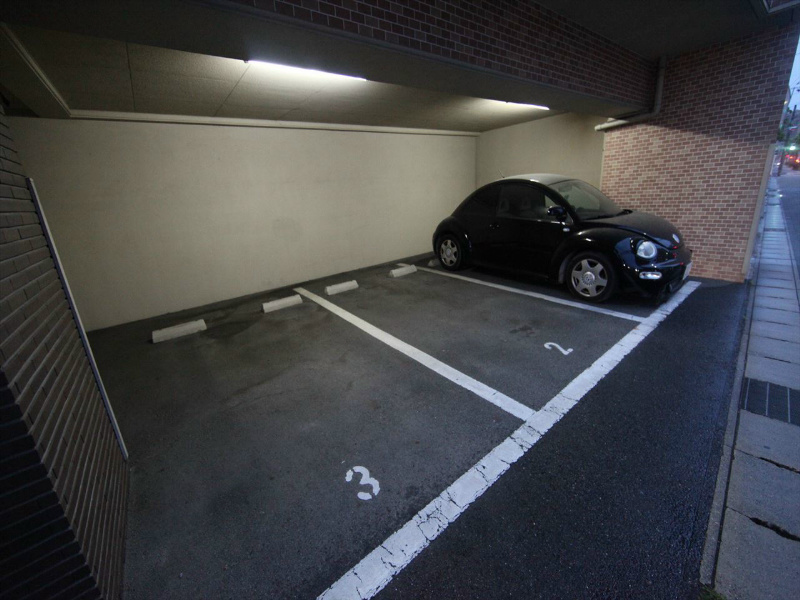 カレント茶屋が坂 駐車場