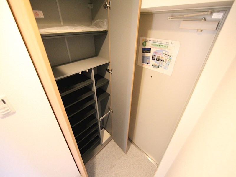 Ｌａｔａｍｉｄｅｎｃｅ駒止（ラタミデンス駒止） 玄関