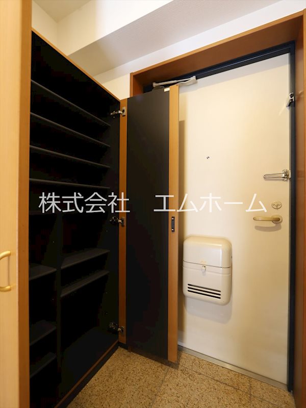 ジャルダン新栄 玄関