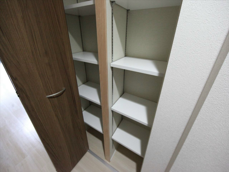 グランディール名古屋 玄関