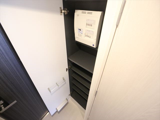 エスリード名古屋東別院 玄関