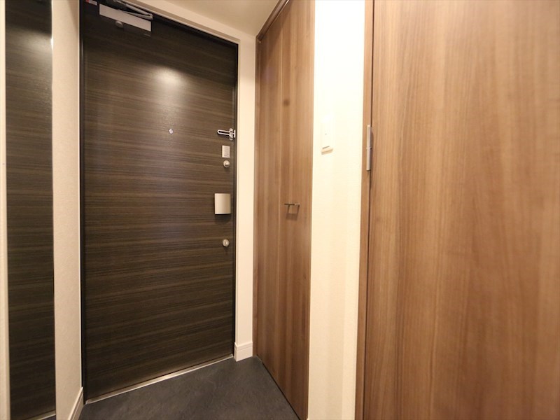 プレサンスＴＨＥ久屋大通レジェンド 玄関