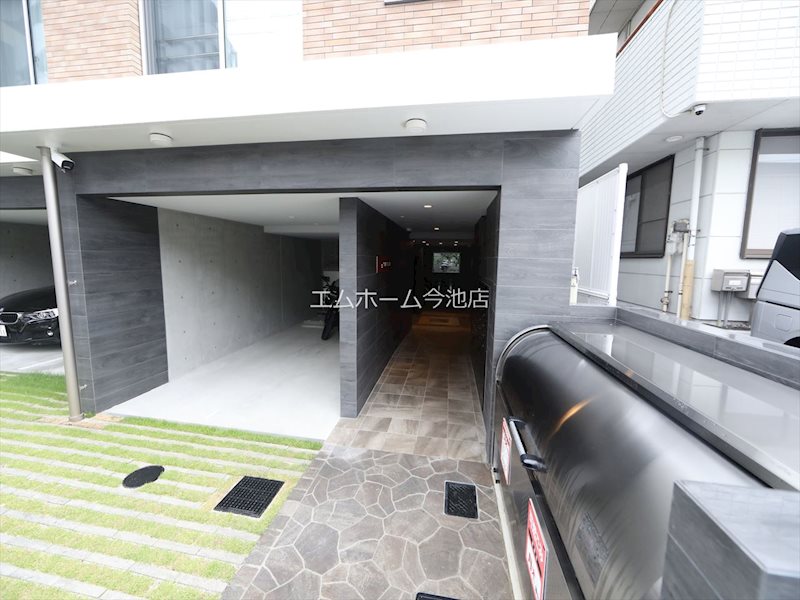 quador車道 エントランス