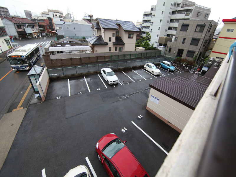 ブロンズ森島 駐車場